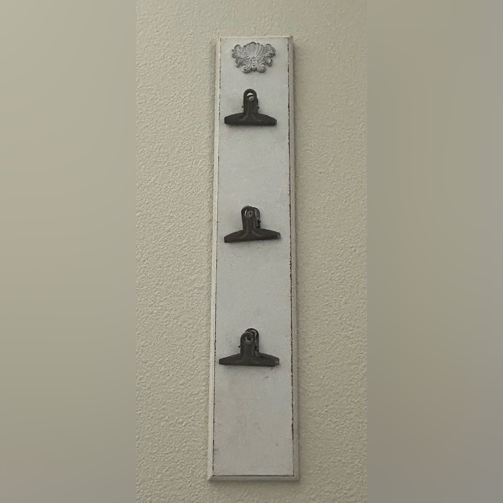 rustic white wall decor